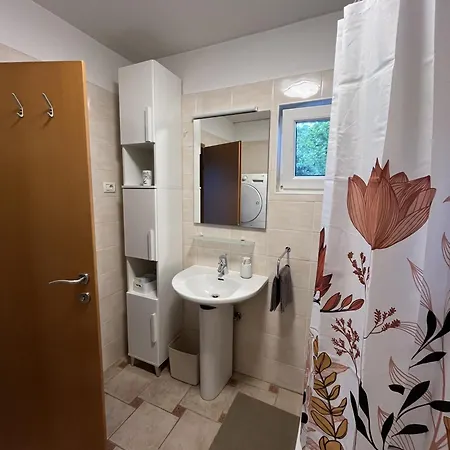 Hiska Na Hribu * אנקראן