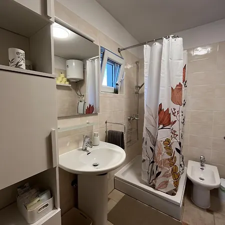 Hiska Na Hribu בית נופש *